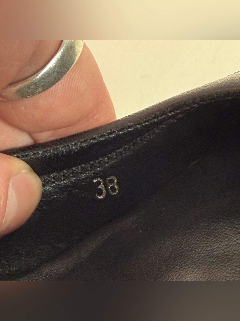 Prada Y2K Vintage Leather Classic Pumps - Picture 10 of 10